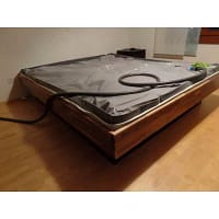 Biowasserbett massiv Nussbaum Sockel schwarz 25 cm