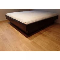 Schweizer HS Wasserbett schwarz lackiert Sockel schwarz