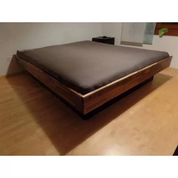 Biowasserbett massiv Nussbaum Sockel schwarz 25 cm