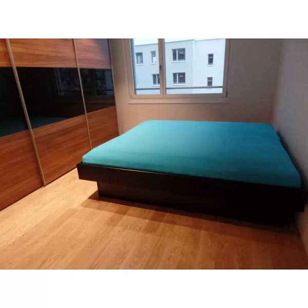 Schweizer HS Wasserbett schwarz lackiert Sockel schwarz