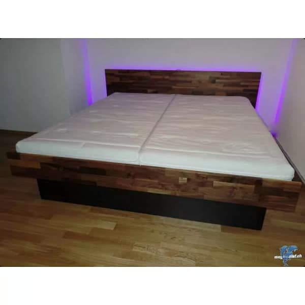 Wasserbett Nussbaum Kopfteil bündig Boden